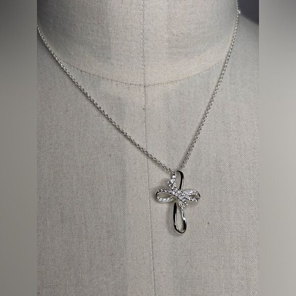 Find silver plated cross diamond necklace - Picture 2 of 6